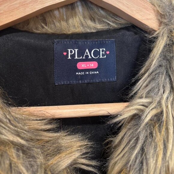 Faux Fur Cropped Vest – XL Kids / XS–S Adult | Y2K Statement - Picture 7 of 7